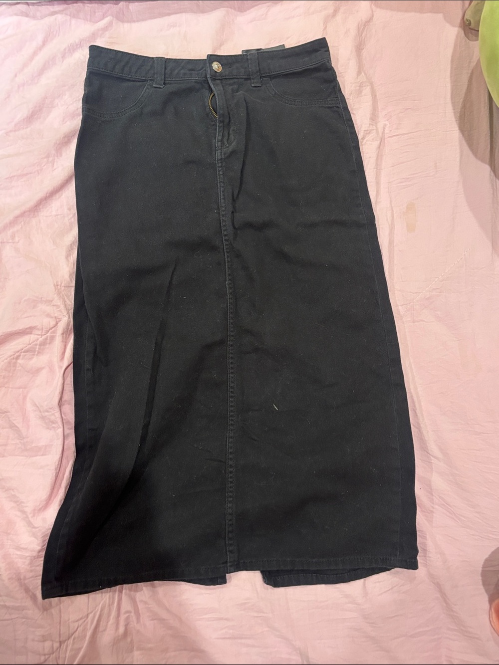 H&M Black Midi Skirt with Front Seam and Belt Loops